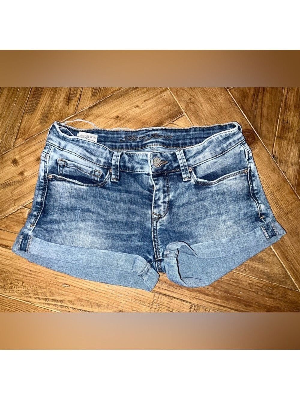 Mavi perfectly distressed denim shorts - size 25 with cuffed hem / too cute